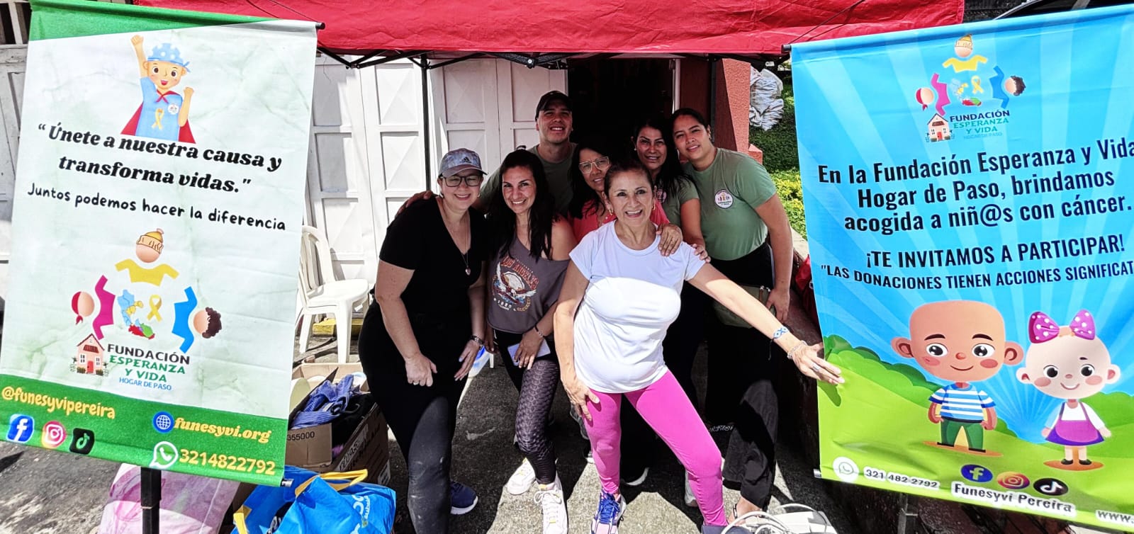 Actividad de venta de ropa usada con propósito solidario